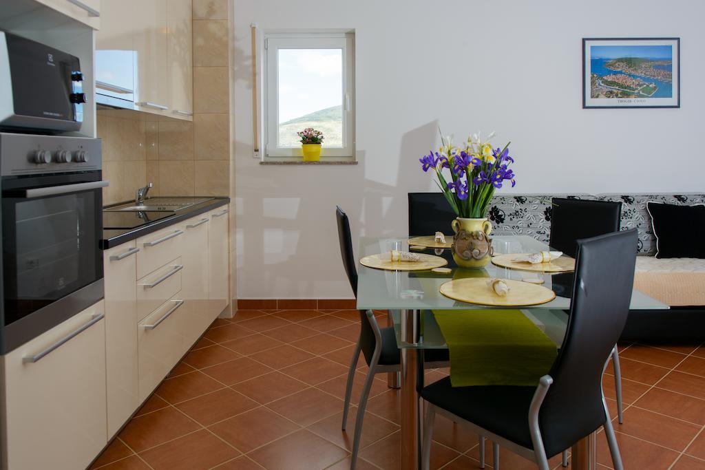 Apartments Mijo Trogir Chambre photo